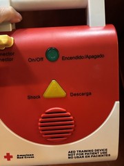 American Red Cross AED Training Unit (English and Spanish) **works**