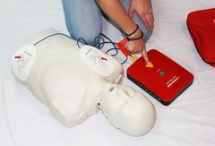CPR Savers Lifesaver AED Trainer (Training Device for CPR and Defibrillators)…