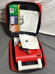 American Red Cross LAERDAL AED TRAINER 2 ??? + Pads PARTS REPAIR no power