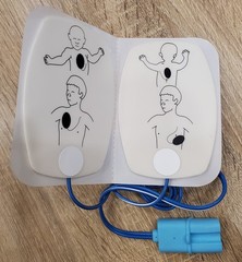 2 American Red Cross AED Trainer Training Practice Device English & Spanish