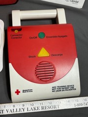 American Red Cross LAERDAL AED TRAINER 2 ??? + Pads PARTS REPAIR no power